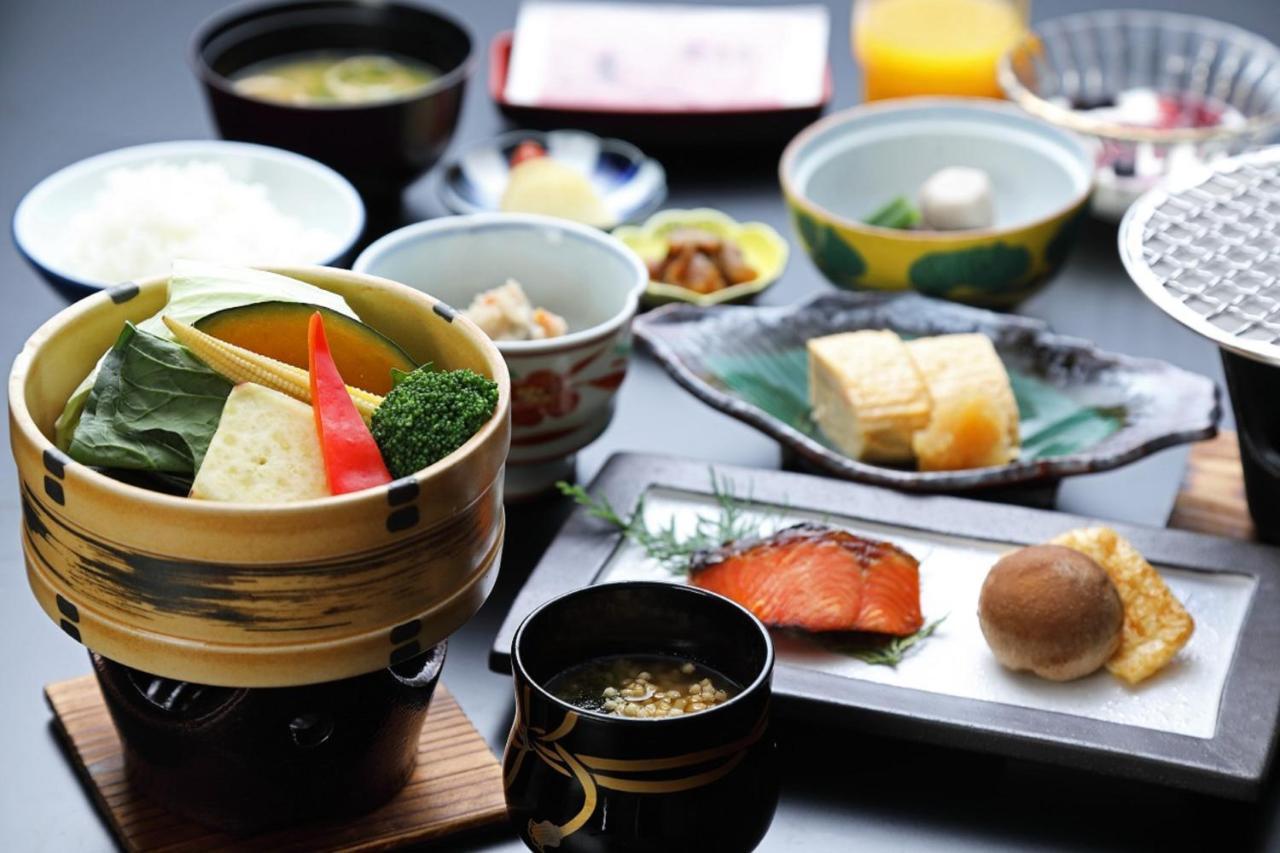 Ryokan Asukasou At The Entrancne Of Nara Park Hotel Exterior photo