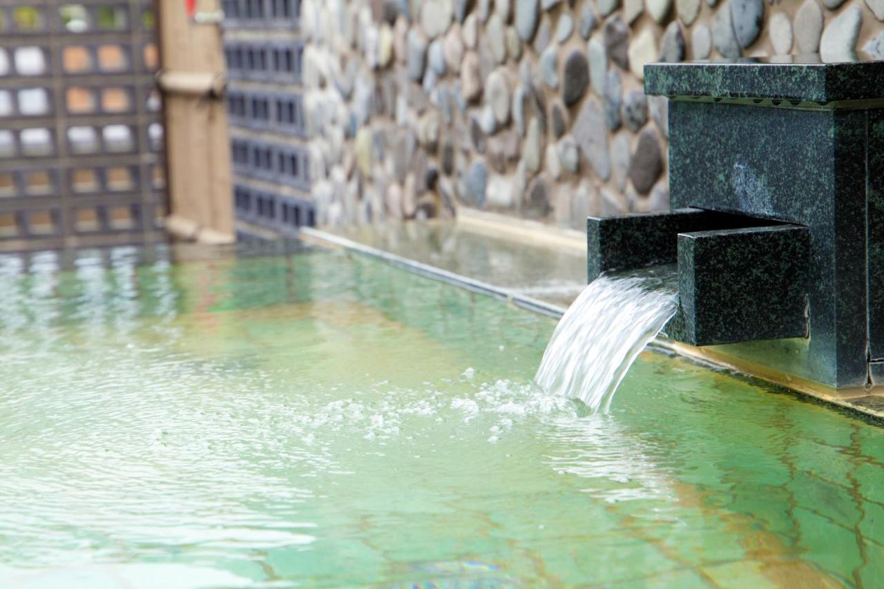 Ryokan Asukasou At The Entrancne Of Nara Park Hotel Exterior photo